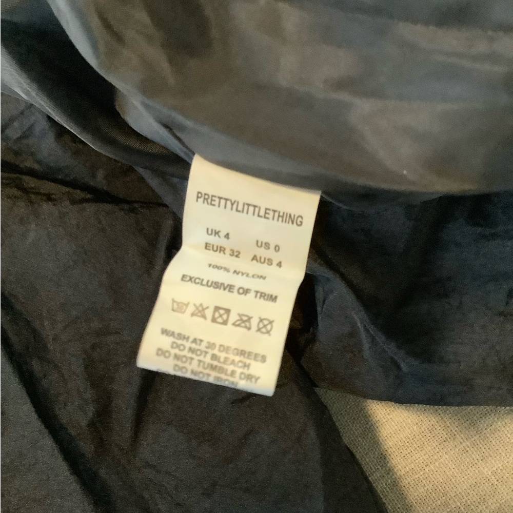 Pretty Little Thing Black Puffer oversized Jacket 4 - Picture 6 of 6